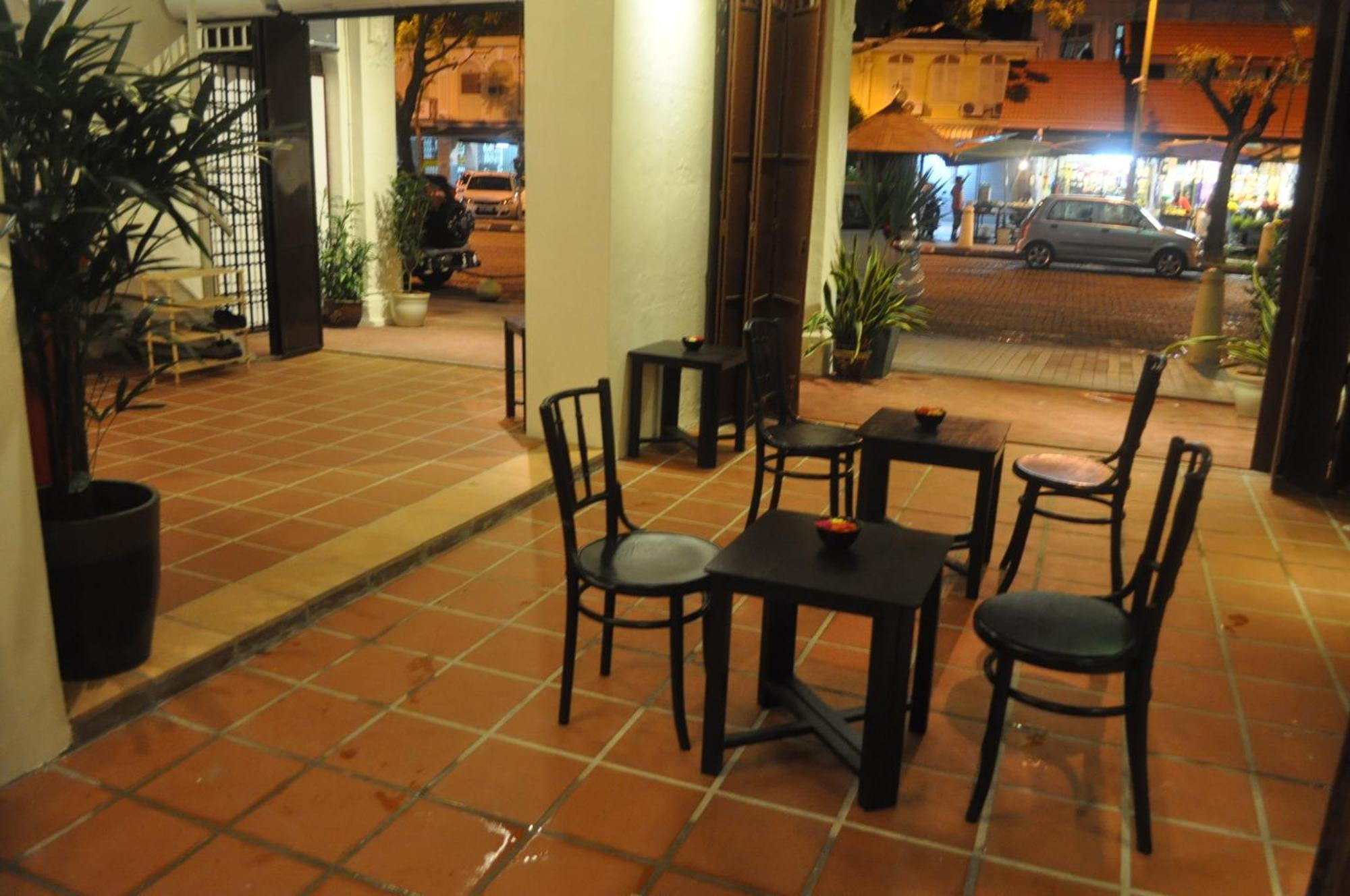 Red Inn Court George Town Bagian luar foto