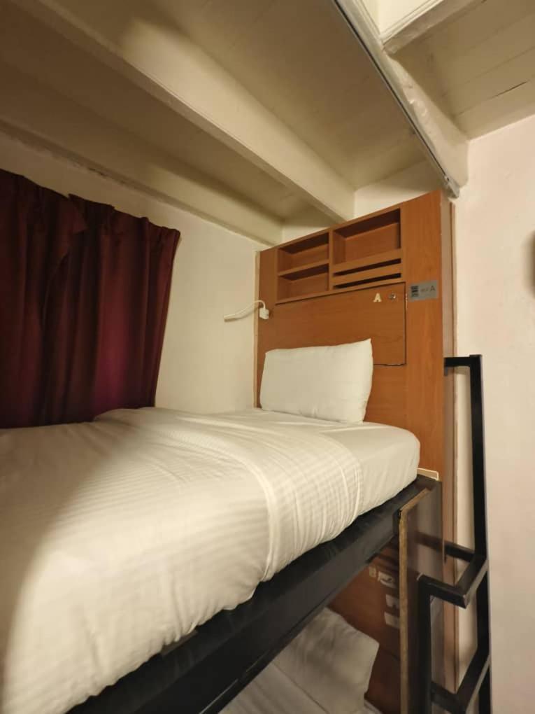 Red Inn Court George Town Bagian luar foto