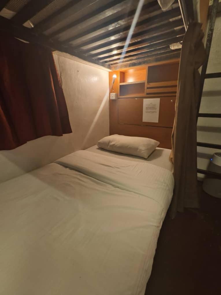 Red Inn Court George Town Bagian luar foto