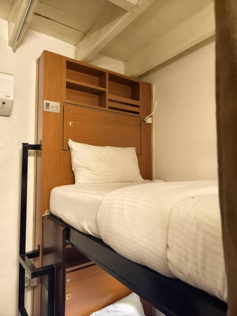 Red Inn Court George Town Bagian luar foto