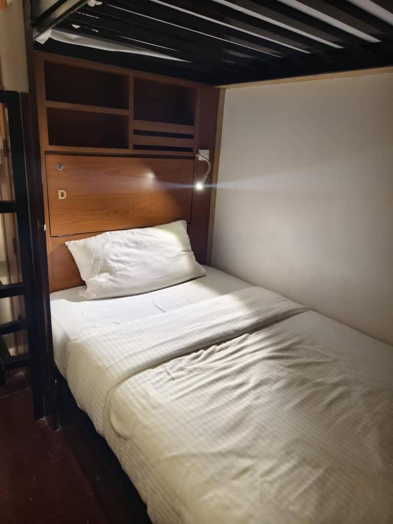Red Inn Court George Town Bagian luar foto