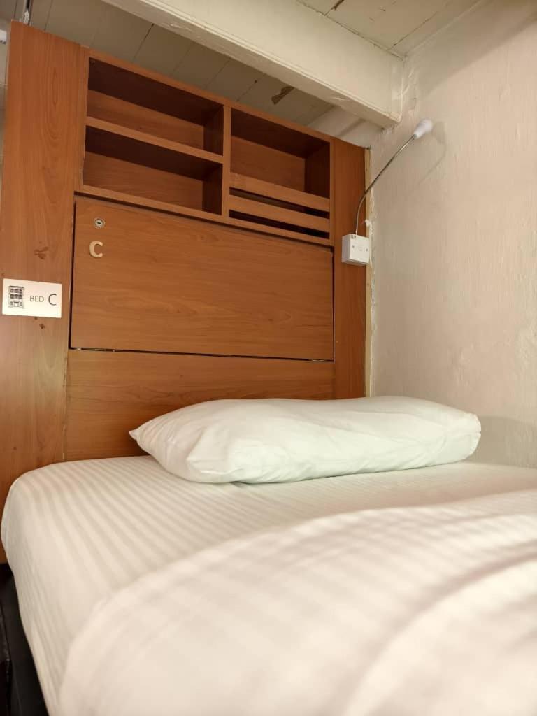 Red Inn Court George Town Bagian luar foto