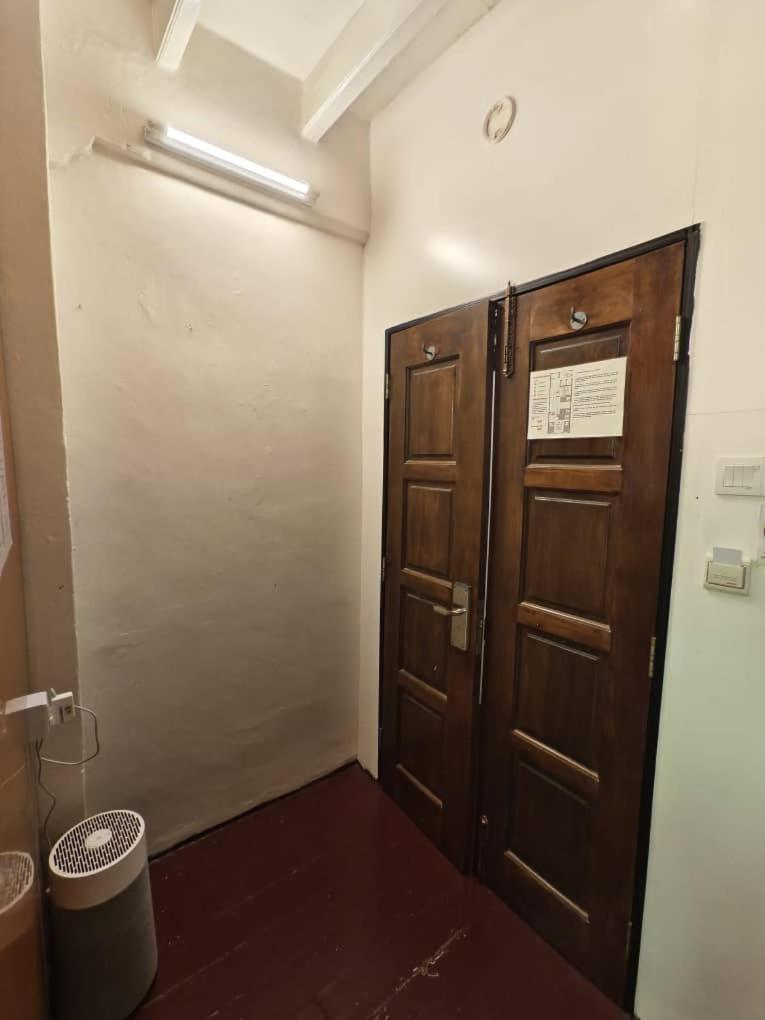 Red Inn Court George Town Bagian luar foto